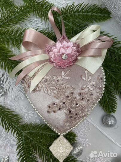 Новогодние елочные игрушки ручной работы