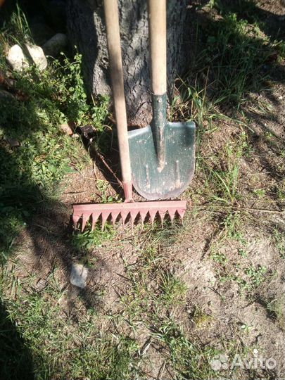 Лопата, грабли, цепи, вилы, кувалда