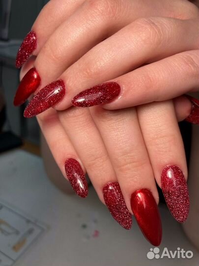 Модель на маникюр в салон красоты