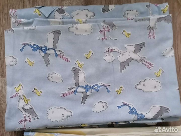 Постельное белье в детскую кроватку и подушки