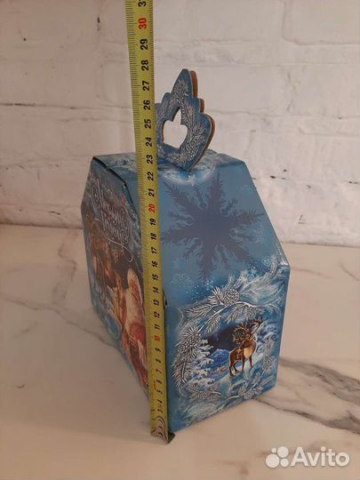 Коробка подарочная с новым годом