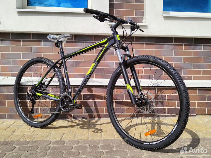 Велосипед Stinger Graphite Pro 29x20