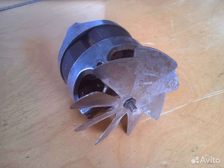 Двигатель электромотора СССР