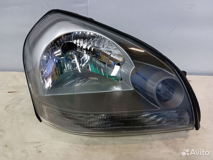 Фара правая Hyundai Tucson 1 JM 2004-2009