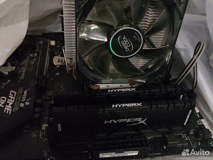 Материнская плата с процессором и памятью