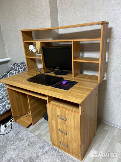 Компьютерный стол