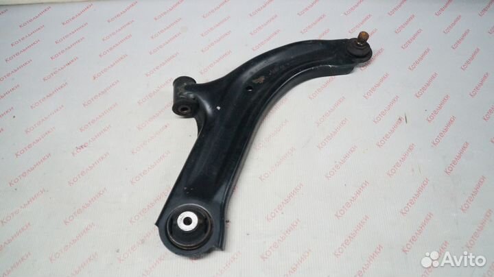 Nissan 54500-EL000 Рычаг подвески правый