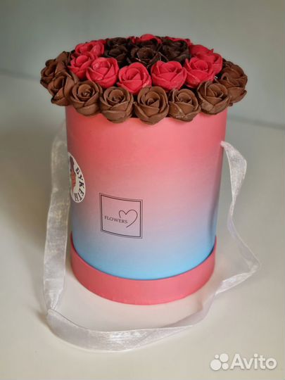 Розы из Трёх Видов Шоколада - 37 шт в Коробке