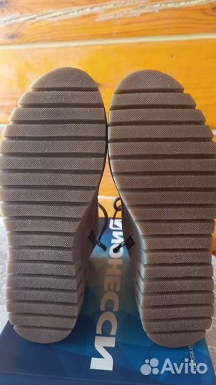 Ботинки зимние женские