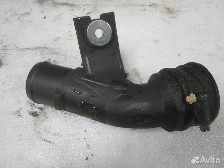 Патрубок интеркулера пластик M9R X-Trail t31