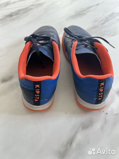 Бутсы футбольные для улицы декатлон kipsta