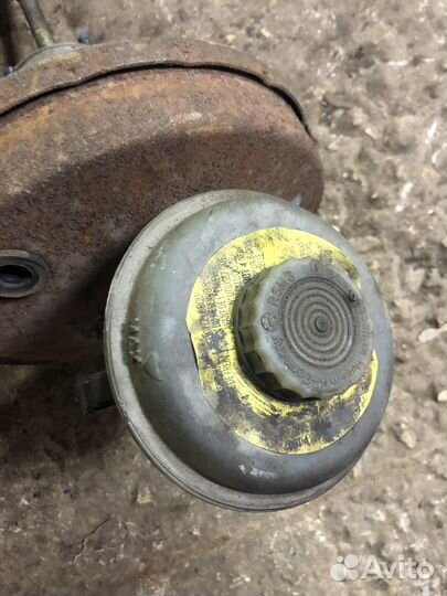 Вакуумный усилитель тормозов Audi 80 B3