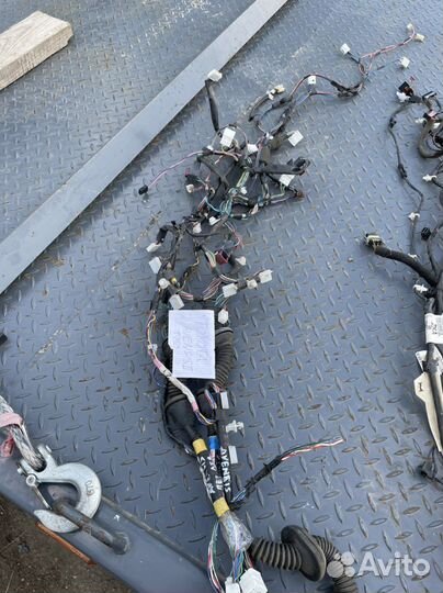 Проводка двери toyota avensis 2