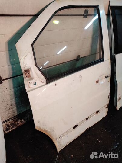 Дверь передняя левая Mercedes-Benz Vito W638