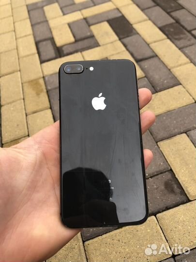 iPhone 8 Plus, 64 ГБ