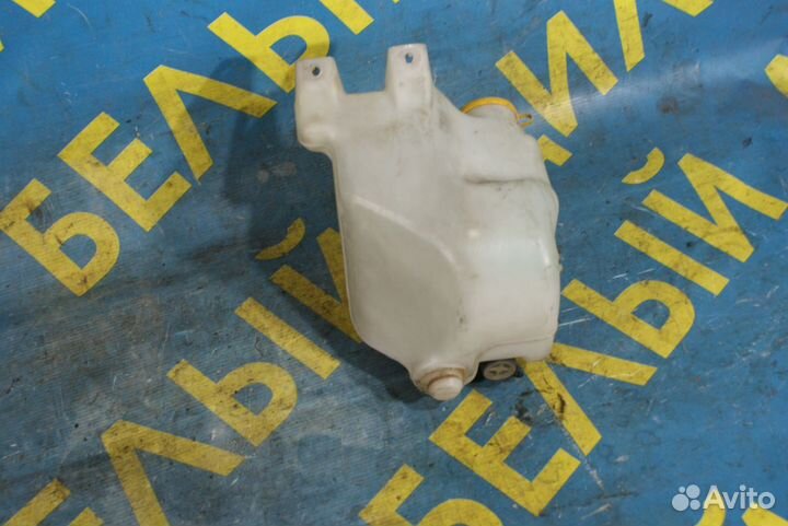 Бачок омывателя лобового стекла Subaru Legacy B11