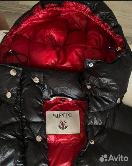 Пуховик женский Moncler