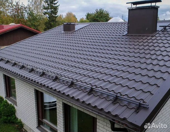 Бригада строителей, кровельные работы