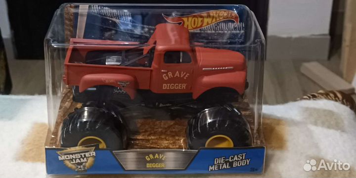 Hot wheels Monster Jam grave digger монстр трак
