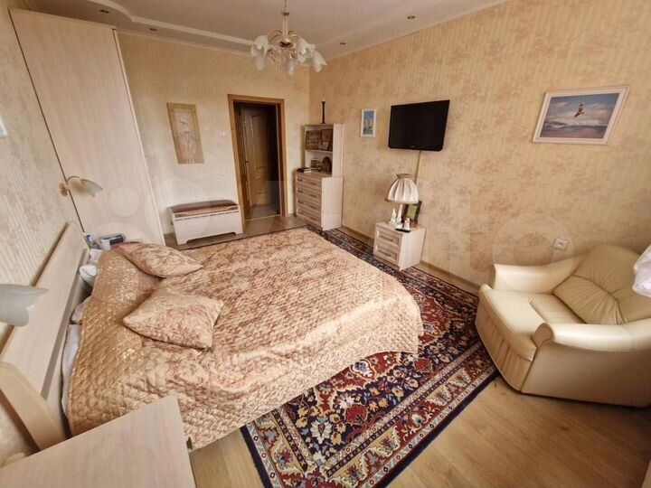 2-к. квартира, 70 м², 10/17 эт.