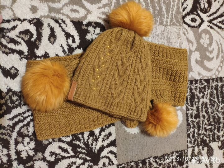 Новый зимний комплект: шапка и шарф