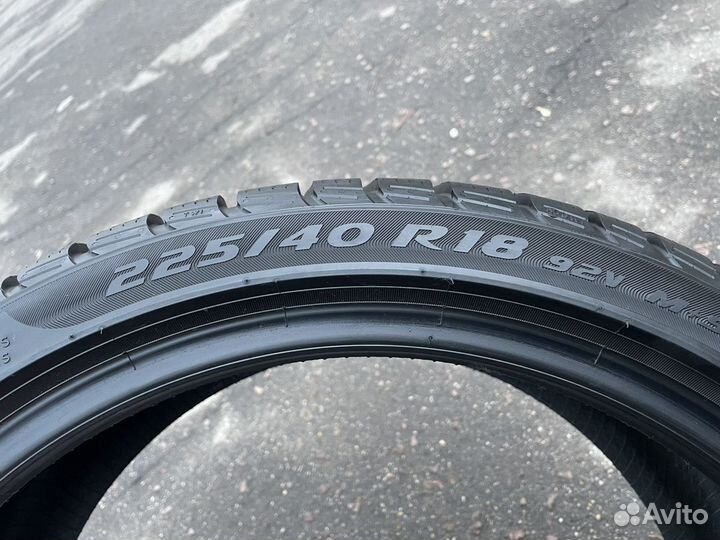 Pirelli Winter Sottozero 3 225/40 R18 92V