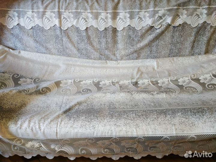 Тюль с вышивкой и лабрикеном