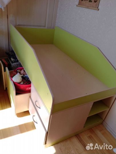 Детская кровать - чердак с выдвижными ящиками