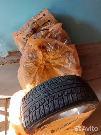 Marshal WinterCraft Ice WI31 215/50 R17