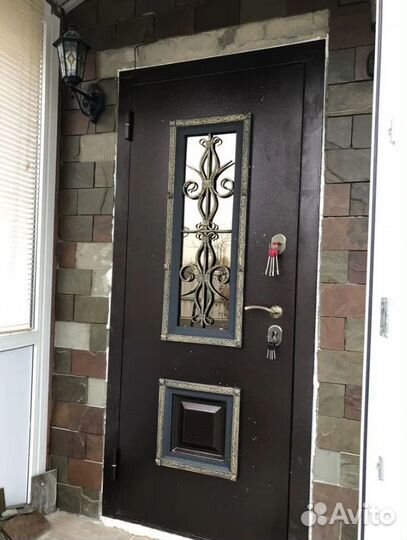 Уличные двери со склада