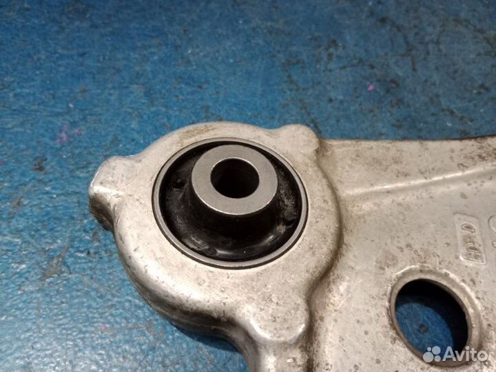 Рычаг нижний передний правый Nissan Teana J32