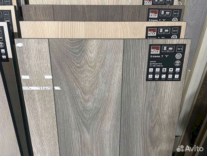 Ламинат с выездом и образцами
