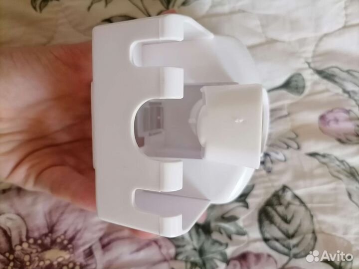 Диспенсер для зубной пасты