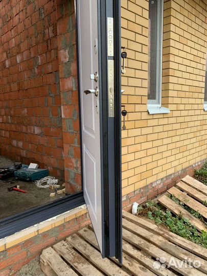 Дверь входная металлическая с терморазрывом