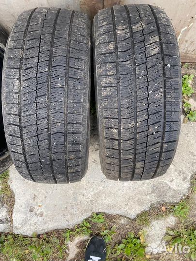 Bridgestone Blizzak Ice 215/50 R17 91S