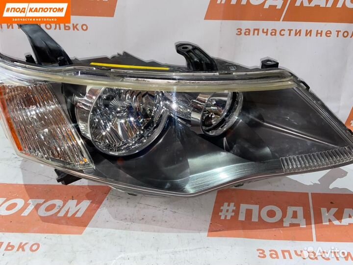 Фара Ксенон прав. Mitsubishi Outlander 2 2006
