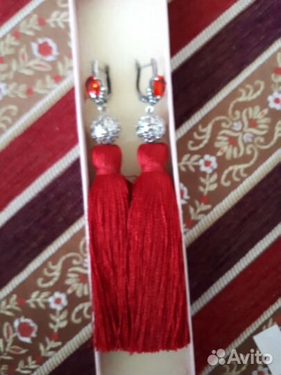 Серьги кисти шелковые новые