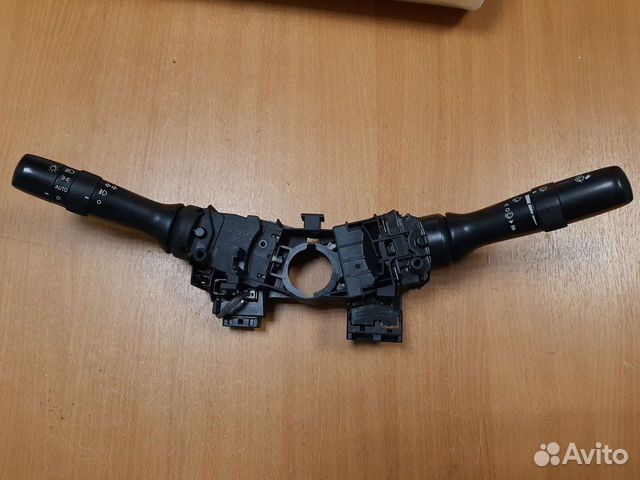 Переключатель подрулевой Toyota Hilux 2005-2015