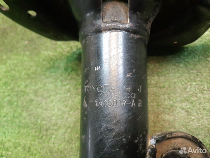 Амортизатор передний правый Toyota Rav4 2015-2019