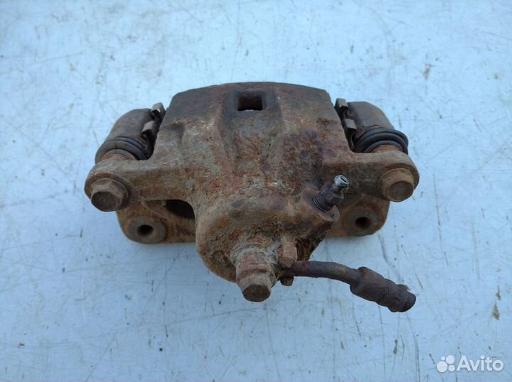 Суппорт задний левый Хендай Старекс