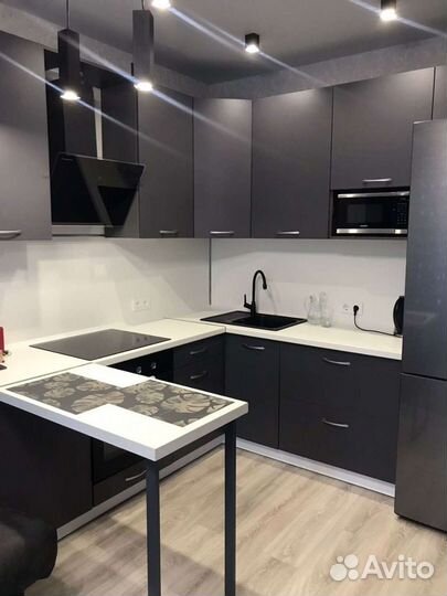 Кухонный гарнитур угловой.Кухни на заказ