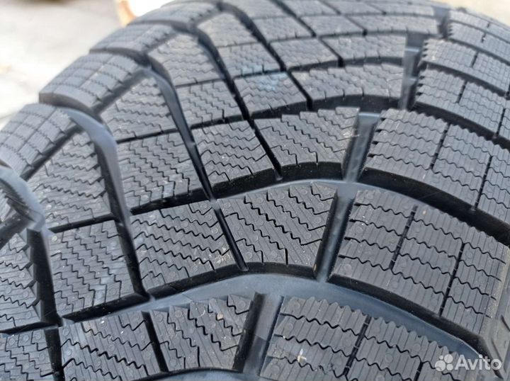 Pirelli Winter Ice Zero 225/55 R18 102H