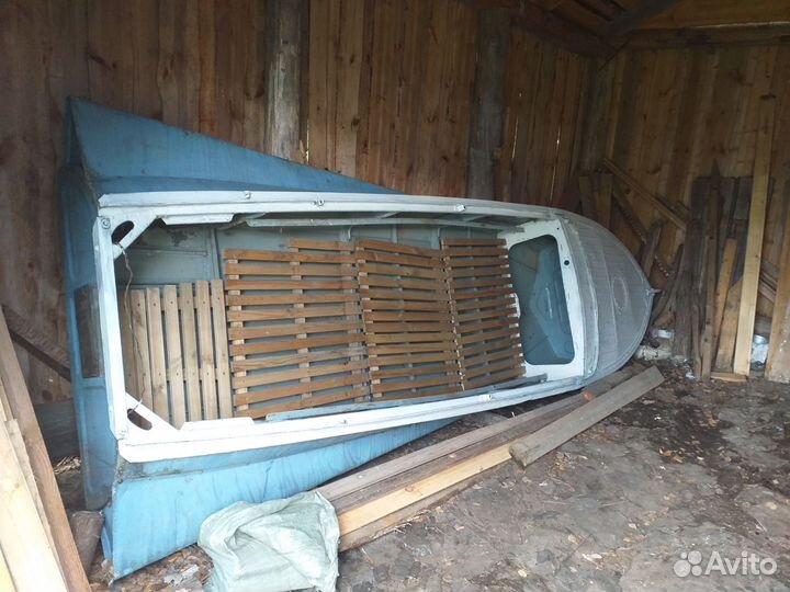 Лодка моторная