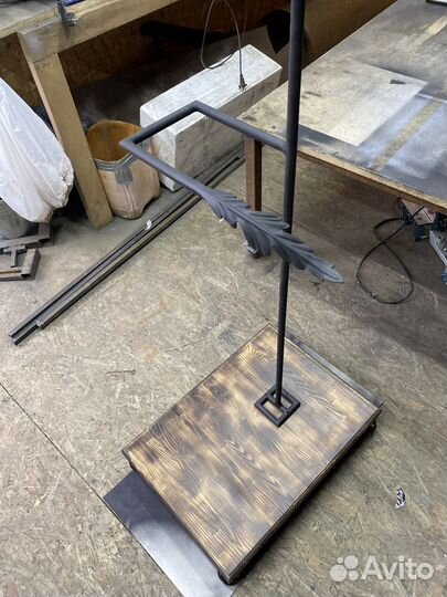 Вешалка для одежды напольная