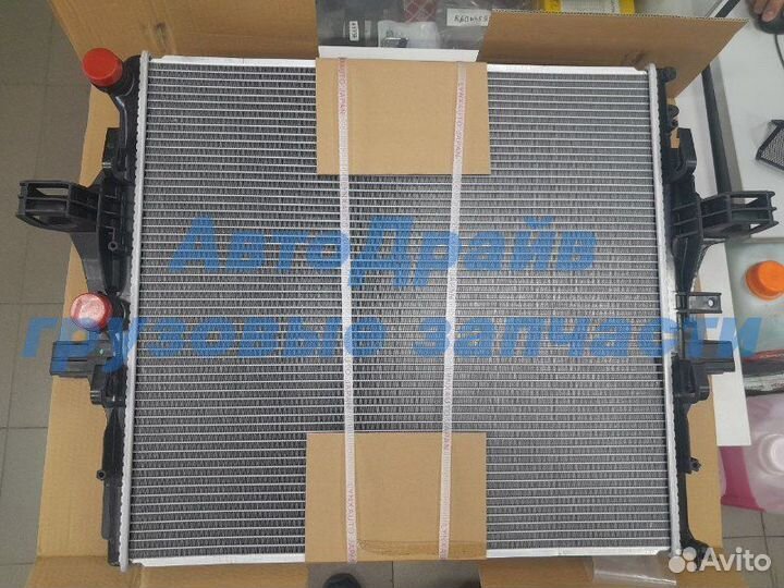 Радиатор охлаждения двигателя Ивеко Дейли