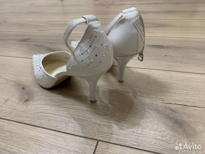 Босоножки 37.5