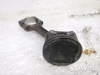 Поршень с шатуном Ниссан