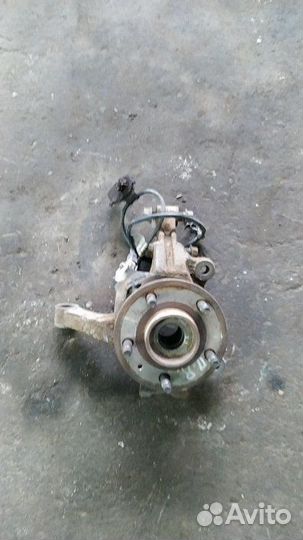 Кулак передний правый Chevrolet Captiva C100 2006