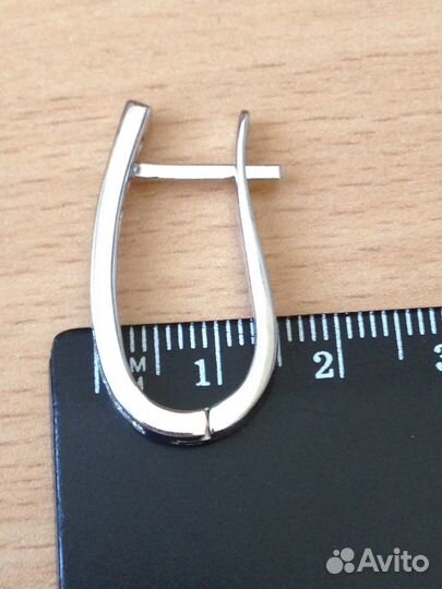 Золотые серьги с бриллиантами