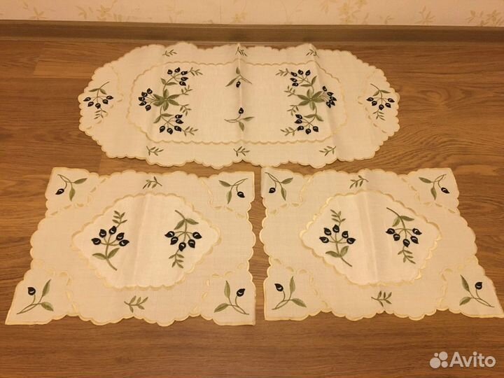 Новый набор накладок на стол (ручная работа)